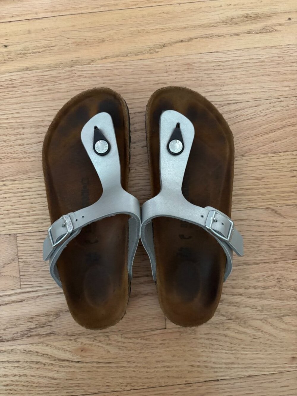 Silver Gizeh Birkenstocks